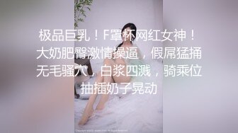 吊带裙的小姐姐在电玩城玩投篮游戏玩的非常专注丝毫没注意屁股后面的镜头对着镜头前反复撅屁股走光