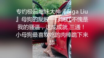  清晨两人就舌吻到了一起掀开被子一看两个人抱在一起媳妇摸着单男小弟弟单男不停抚摸媳妇