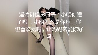 牛仔短裤大奶妹子舌吻摸奶上位骑乘猛操