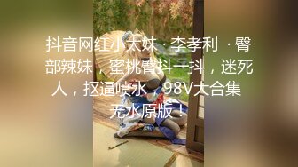 技校女厕偷窥多位学妹尿尿其中一个妹子一回头差点被发现 (1)